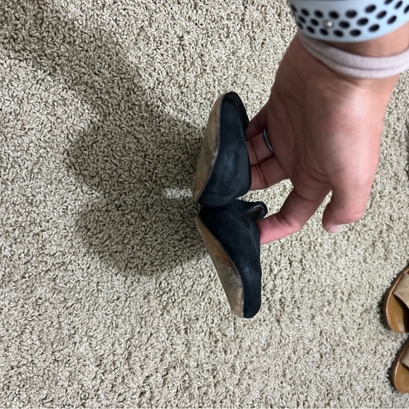 Attilio Giusti Leombruni AGL Black Pointy Toe Suede Ballet Flats - Picture 8 of 9